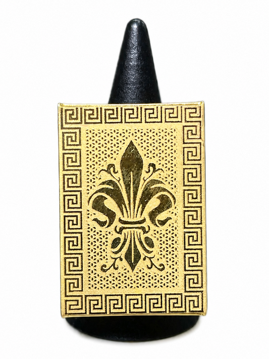 Chevalière rectangle lys