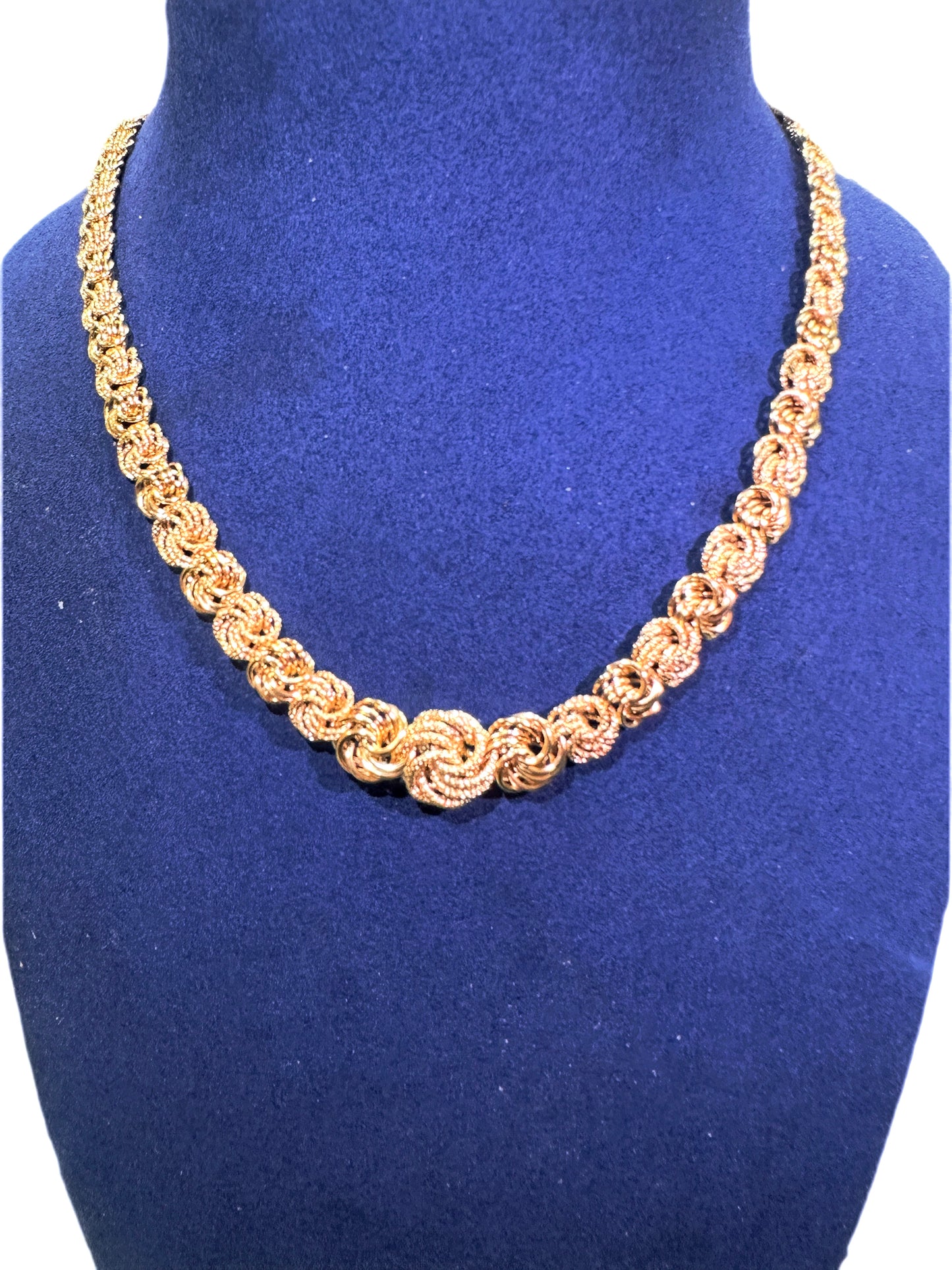 Collier macaron chute lisse piqué
