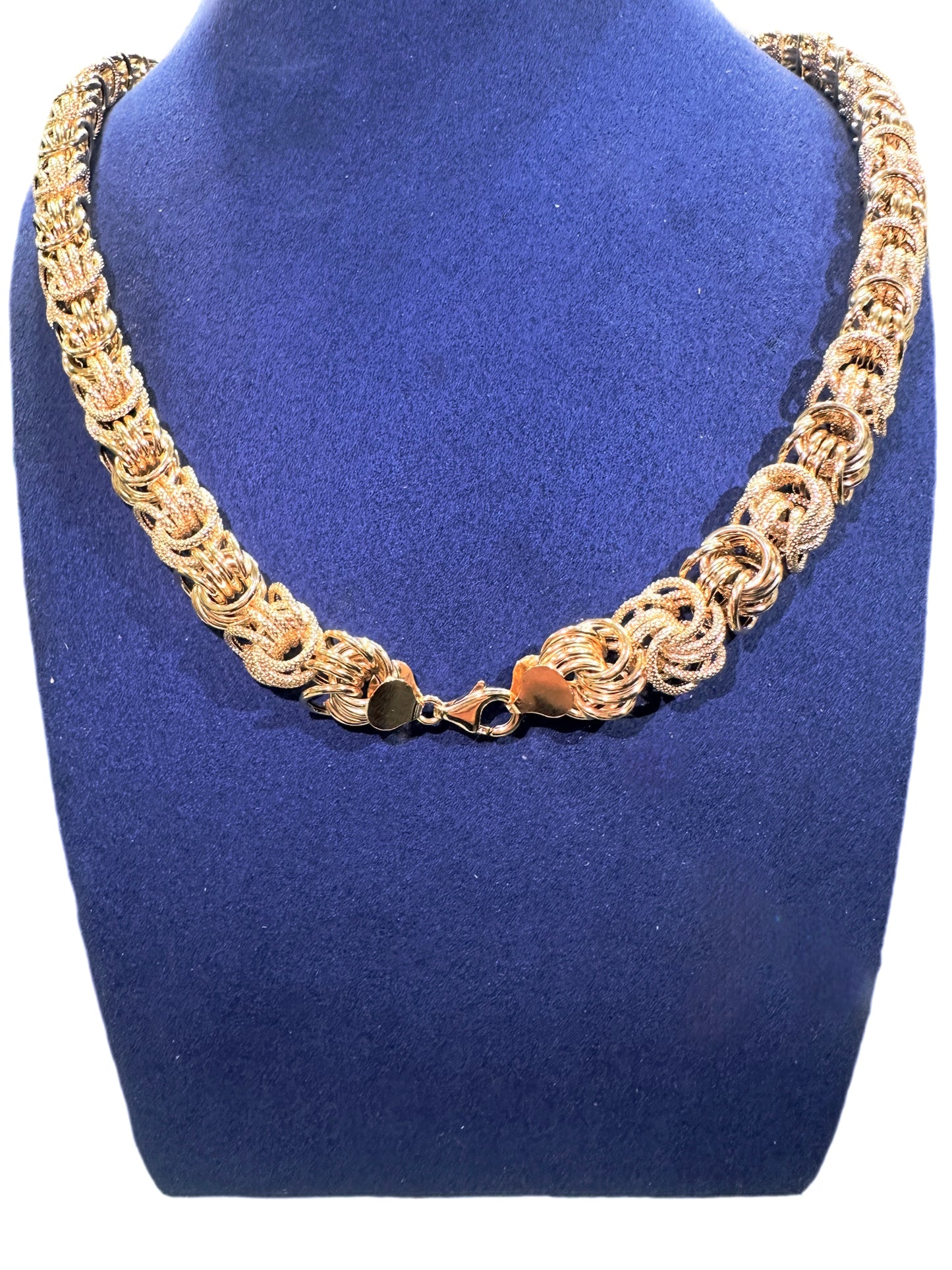 Collier macaron chute lisse piqué
